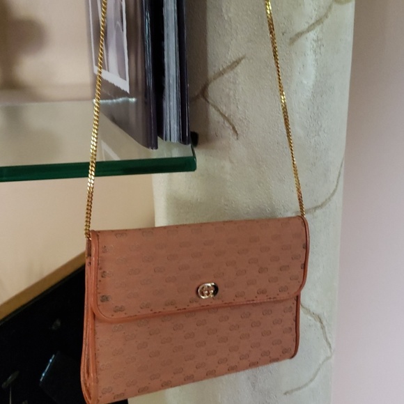 VINTAGE GUCCI PURSE. - Picture 2 of 2
